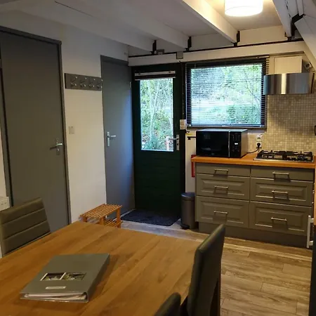 Bungalow 182 * 杜柏