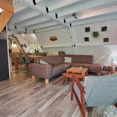 Bungalow 182 假日公园