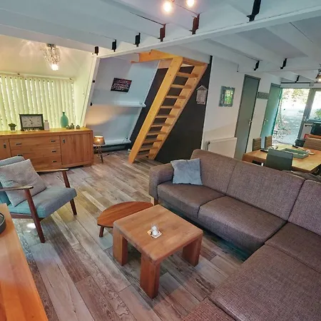 假日公园 Bungalow 182